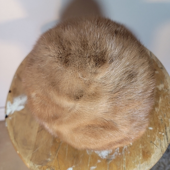100% real fur vintage hat. Made in Canada. Small. - Picture 3 of 13